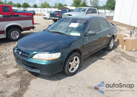 2000 Honda Accord 2.3 Lx из США, поврежденный, VIN 1HGCG5643YA005314
